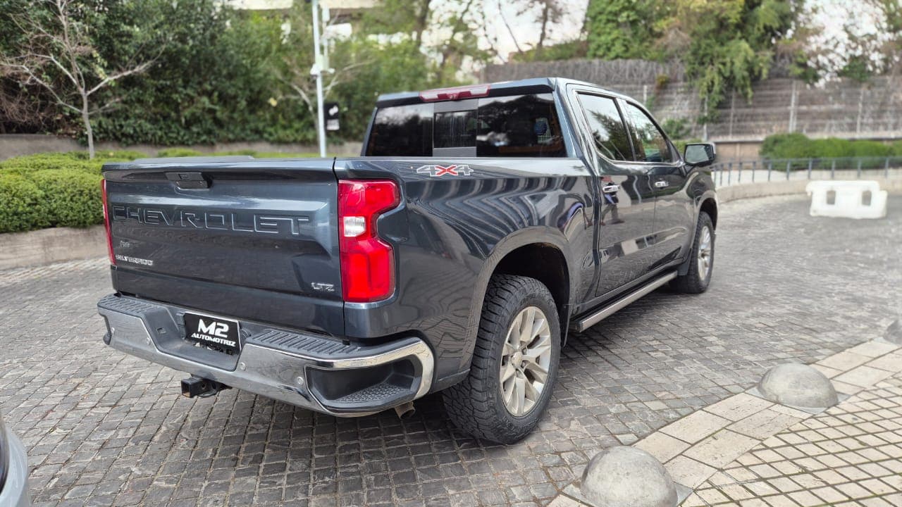 Chevrolet Silverado LTZ - foto 2